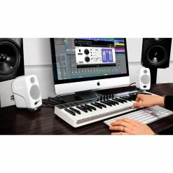 IK Multimedia iLoud Micro Monitor 3