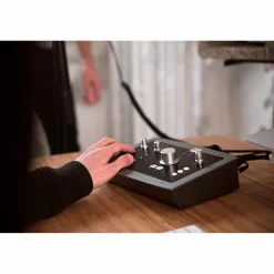 Open Box Audient iD22 Desktop 10x14 USB Audio Interface Level 1