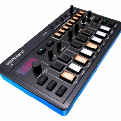 Roland AIRA Compact J-6 Chord Synthesizer