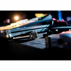 Sennheiser MD 435 Dynamic Vocal Microphone
