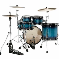 TAMA Starclassic Maple 4-Piece Shell Pack With Black Nickel Hardware and 22" Bass Drum Molten Electric Blue Burst