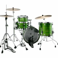 TAMA Starclassic Walnut/Birch 3-Piece Shell Pack with Chrome Hardware and 20 in. Bass Drum Lacquer Shamrock Oyster