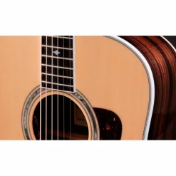 Taylor 810e Legacy Dreadnought Acoustic-Electric Guitar Natural
