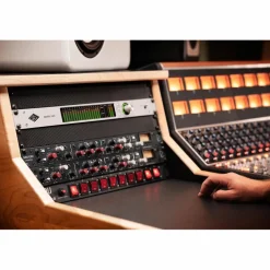 Universal Audio Apollo x16 Gen 2 18x20 Thunderbolt 3 Audio Interface Essentials
