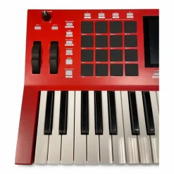 Used Akai Professional MPC KEY 37 Arranger Keyboard