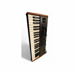 Used Dave Smith Mopho Se Synthesizer