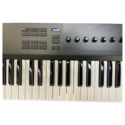Used Native Instruments Komplete Kontrol A61 MIDI Controller