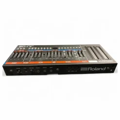 Used Roland JU-06 Synthesizer