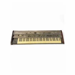 Used Roland VR760 Organ