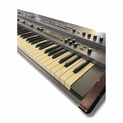 Used Roland VR760 Organ