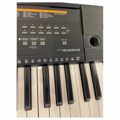 Used Yamaha psr e253 Digital Piano