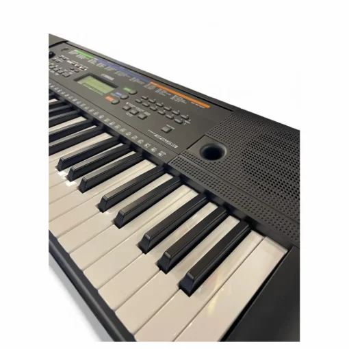 Used Yamaha psr e253 Digital Piano