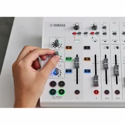 Yamaha AG08 8-Channel Mixer/USB Interface for Mac/PC White